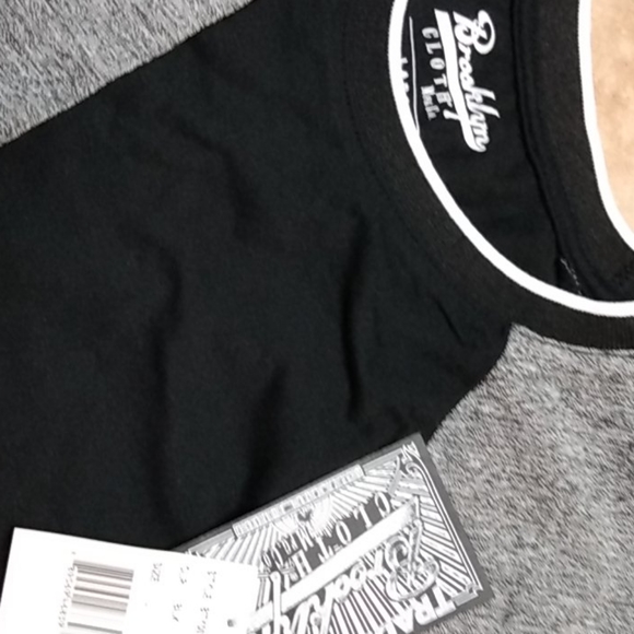 Short sleeve T-shirt - Picture 1 of 3